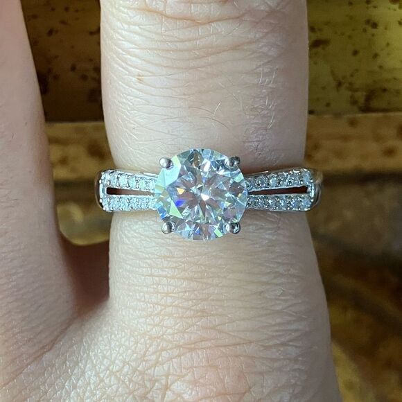 djoy Jewelry - Genuine Moissanite Sterling Silver Ring Size 8